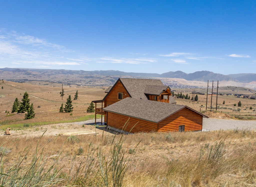Impressive Log Home in Butte, Montana