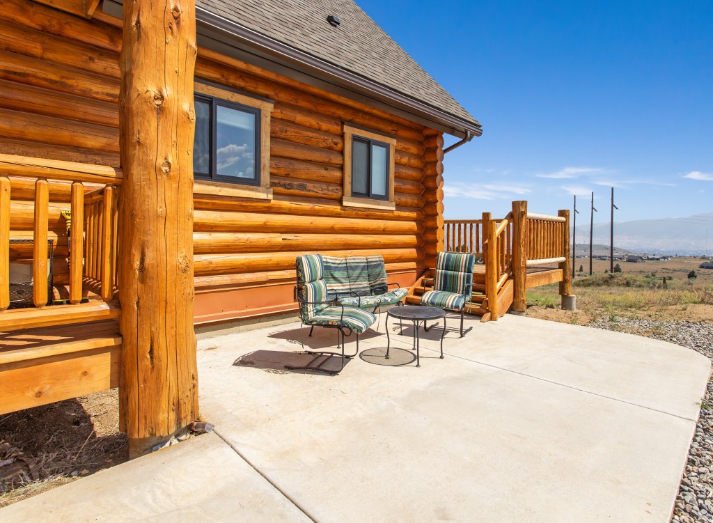 Impressive Log Home in Butte, Montana