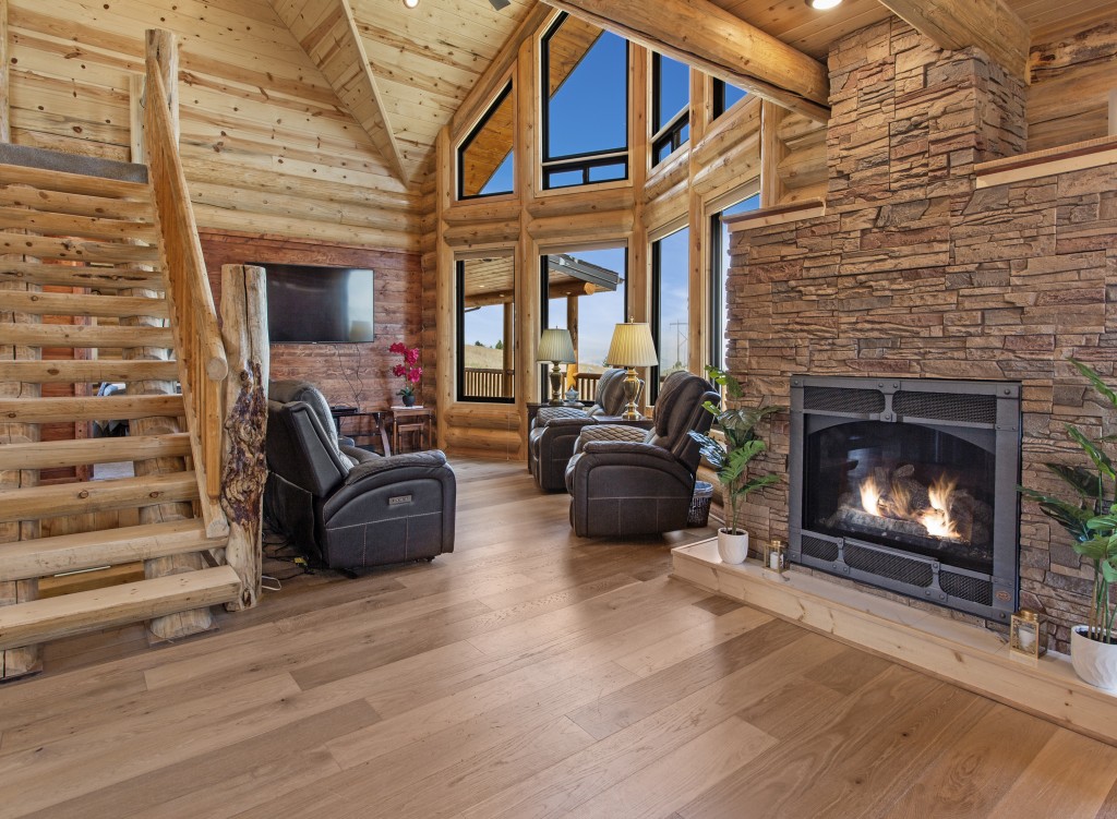 Impressive Log Home in Butte, Montana
