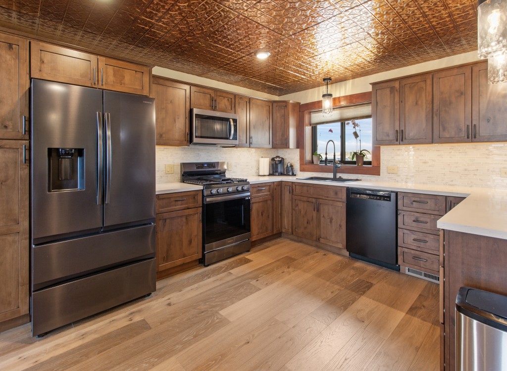 Impressive Log Home in Butte, Montana