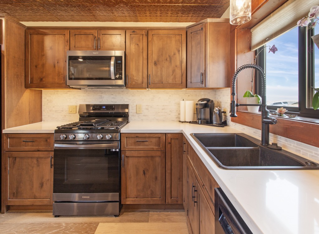 Impressive Log Home in Butte, Montana