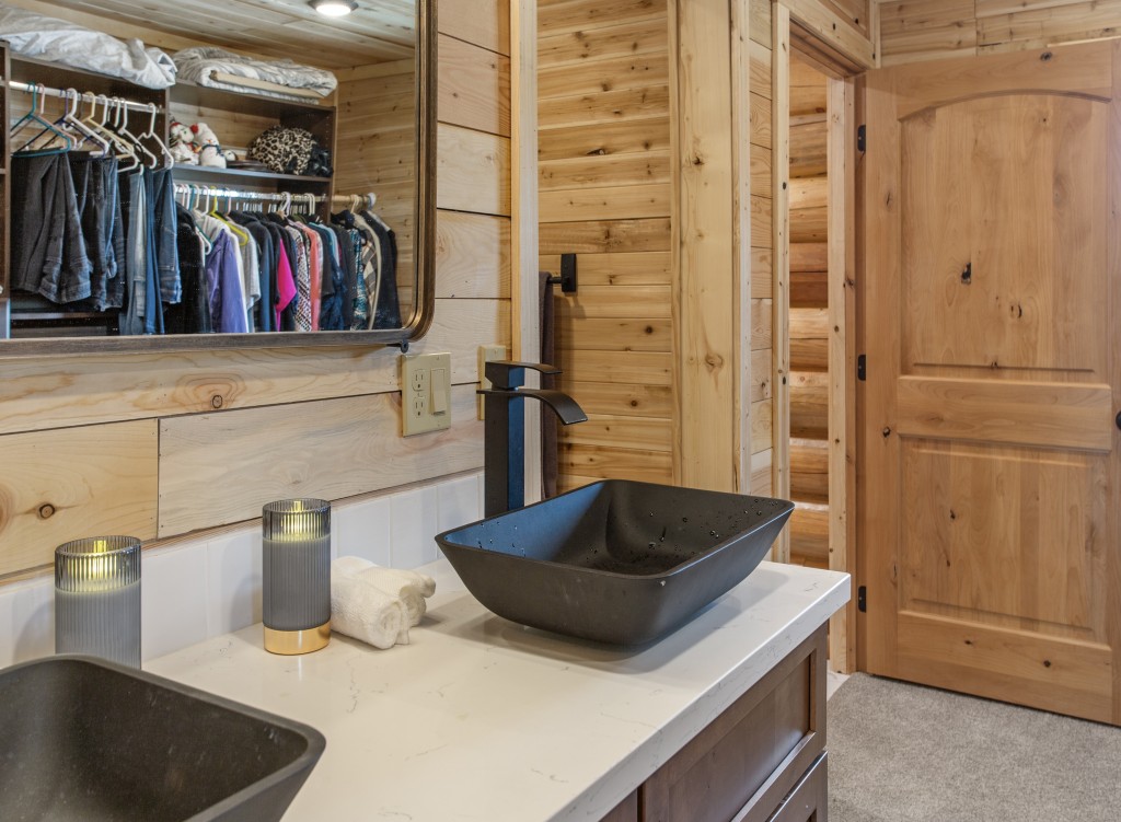Impressive Log Home in Butte, Montana