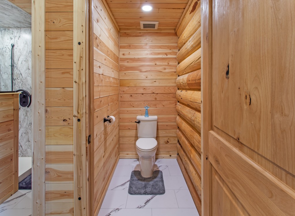 Impressive Log Home in Butte, Montana