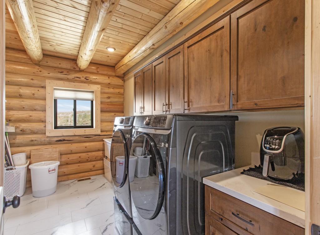 Impressive Log Home in Butte, Montana