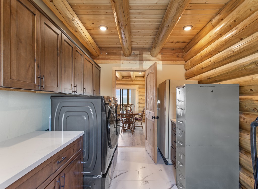 Impressive Log Home in Butte, Montana
