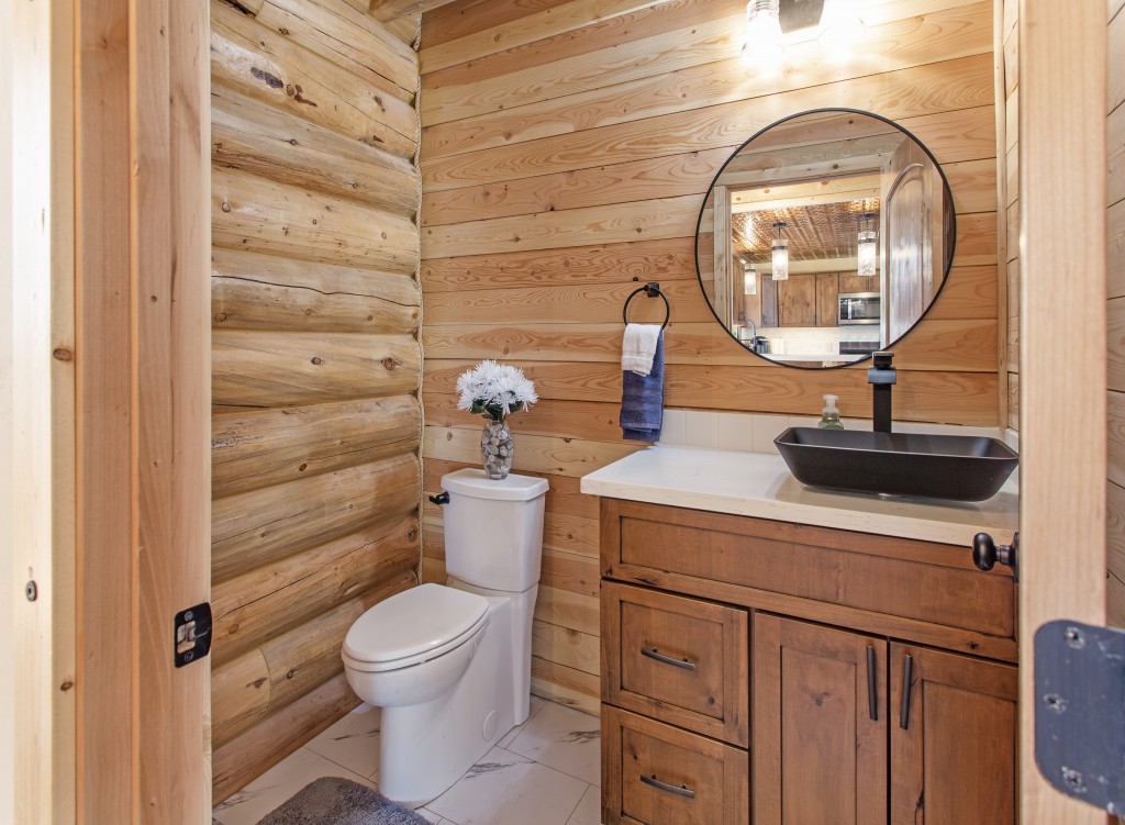 Impressive Log Home in Butte, Montana