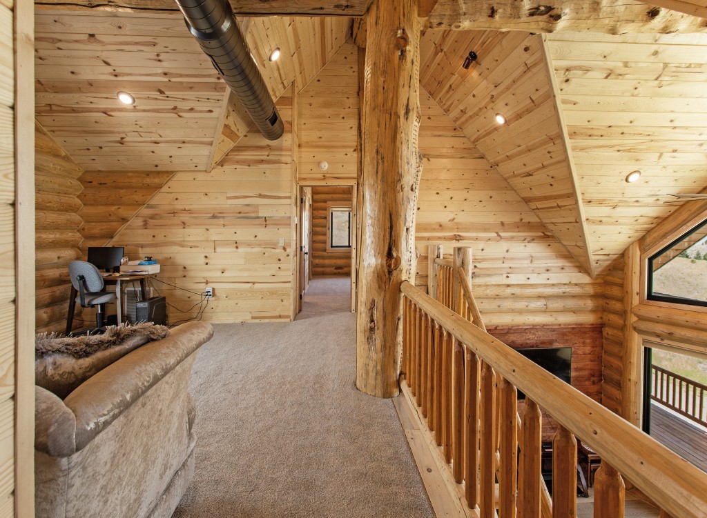 Impressive Log Home in Butte, Montana