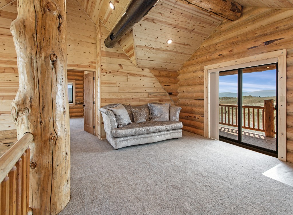 Impressive Log Home in Butte, Montana