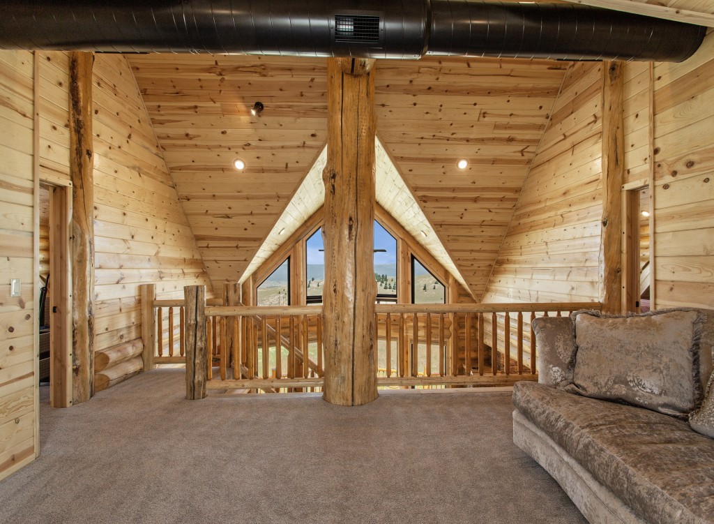 Impressive Log Home in Butte, Montana