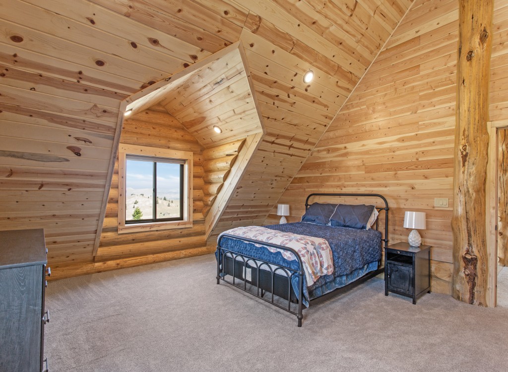 Impressive Log Home in Butte, Montana
