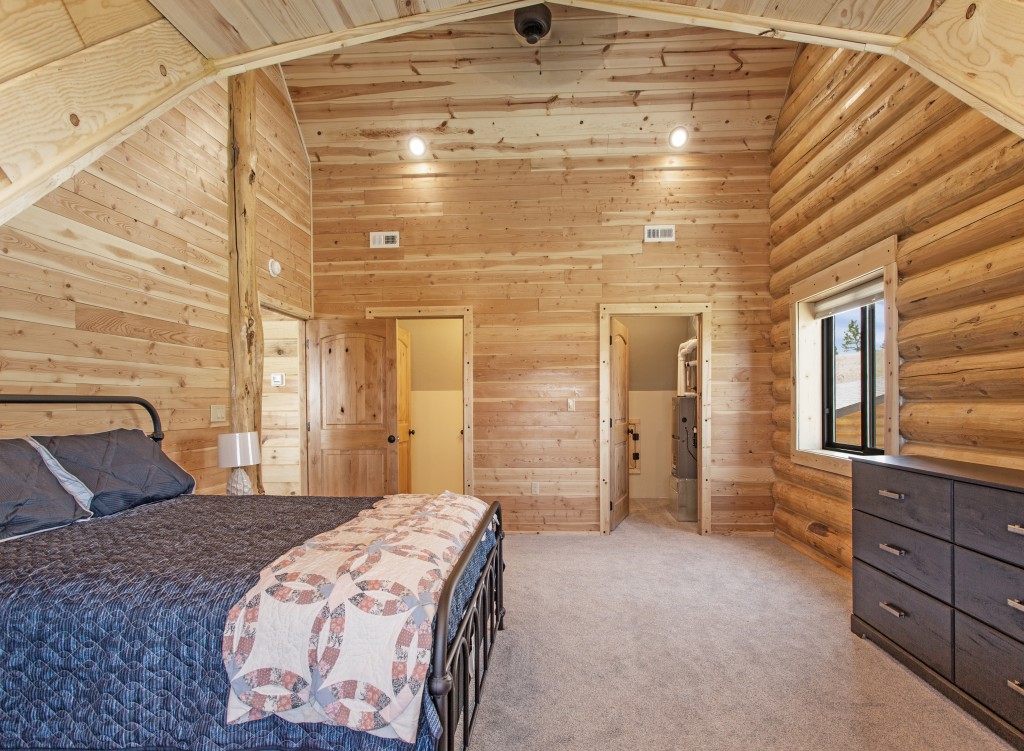 Impressive Log Home in Butte, Montana