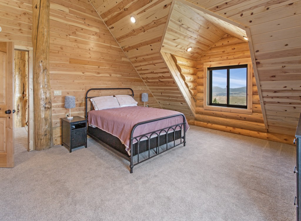 Impressive Log Home in Butte, Montana