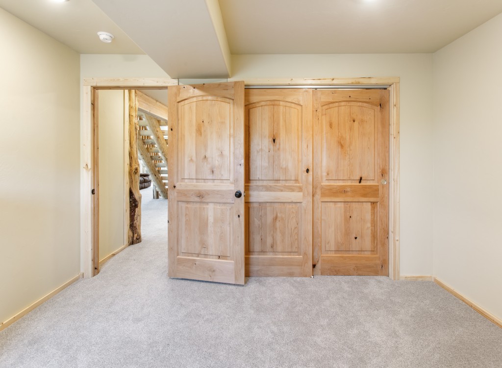 Impressive Log Home in Butte, Montana