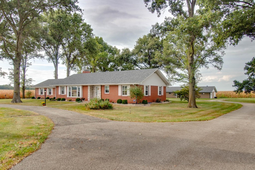 24018 State Highway 16, Jerseyville, IL