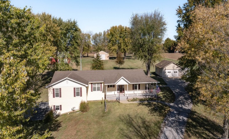 221 E Roosevelt Drive