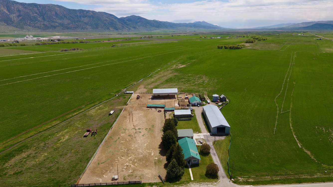 listing-5cd9f0ab425e0-MaladFarmForSale-1.jpg