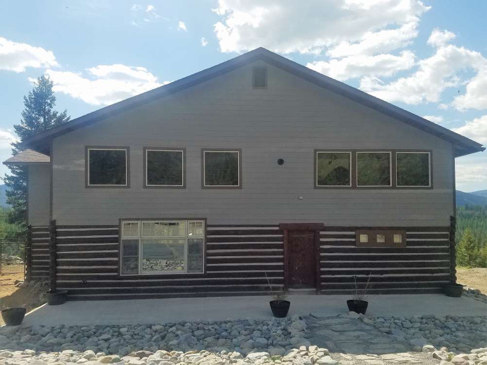 listing-5fb82480e3d0a-FrontofHouse.jpg