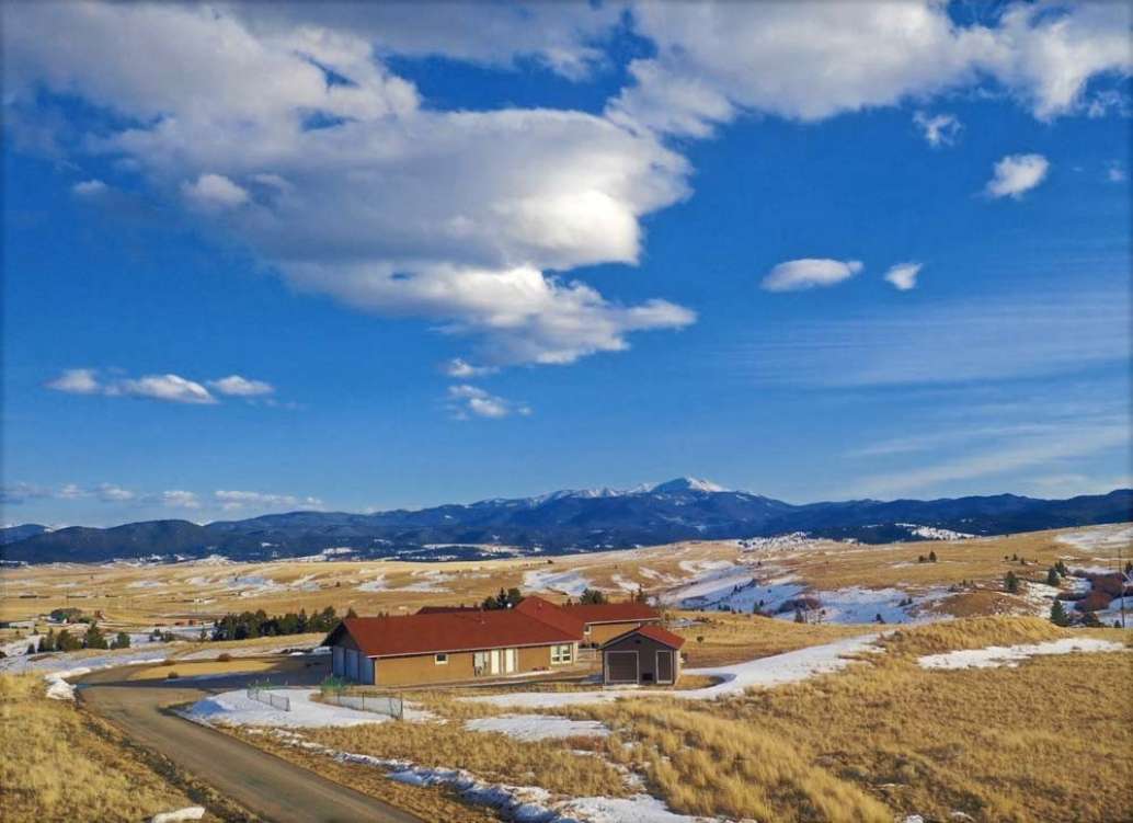 listing-60c900f89e2b5-78562RanchwithPanoramicViews_0003.jpg