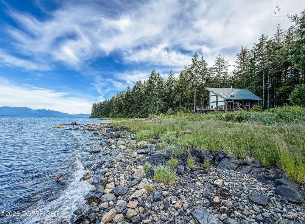 listing-6886dde27b393-Fredrick1a.jpg