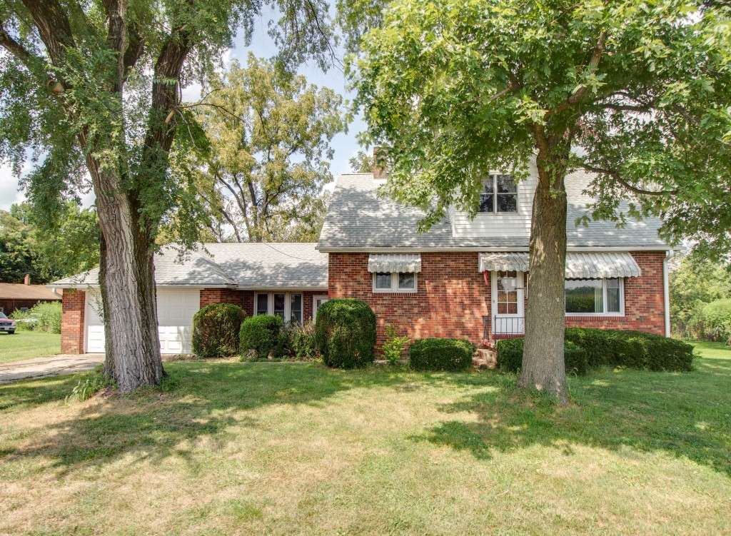 listing-68a5eb965e442-5925and5937IL-140Moro-1.jpg