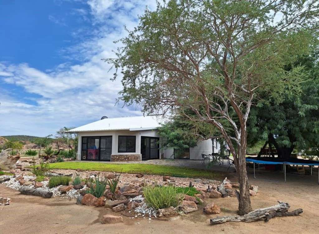 listing-68f1159e57f32-NamibianCattleFarmwithHouse_WWCP_01.jpg