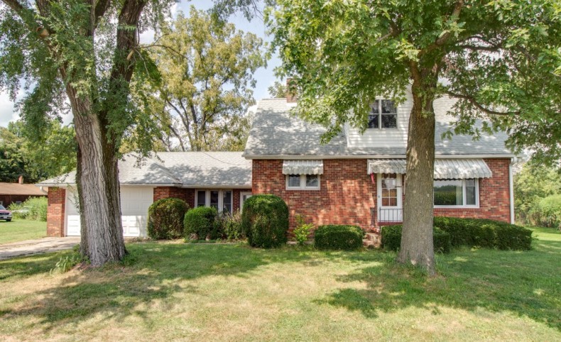 5925 State Route 140, Moro, IL
